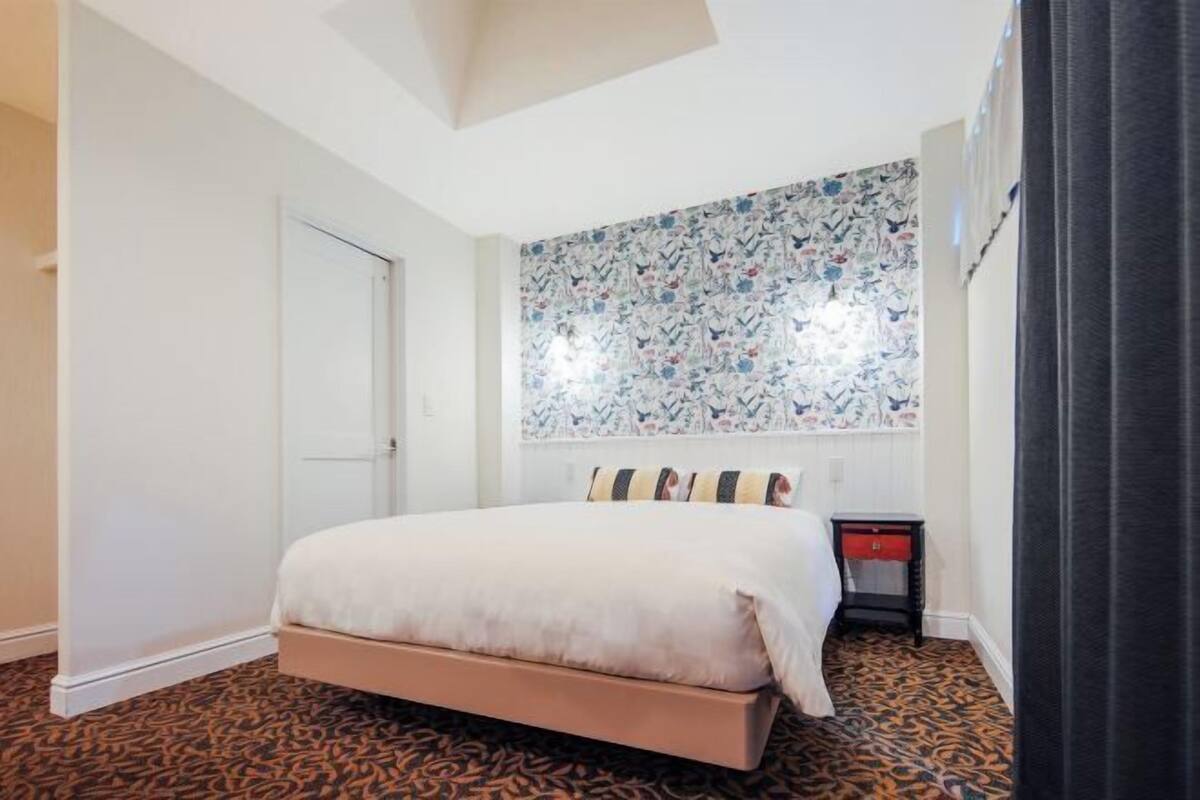 1 bedroom, individually decorated, individually furnished, free WiFi