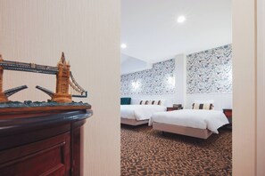 Habitació quàdruple familiar (Standard, 1F) | 1 dormitori, decoració individual, mobiliari individual i wifi gratuïta 