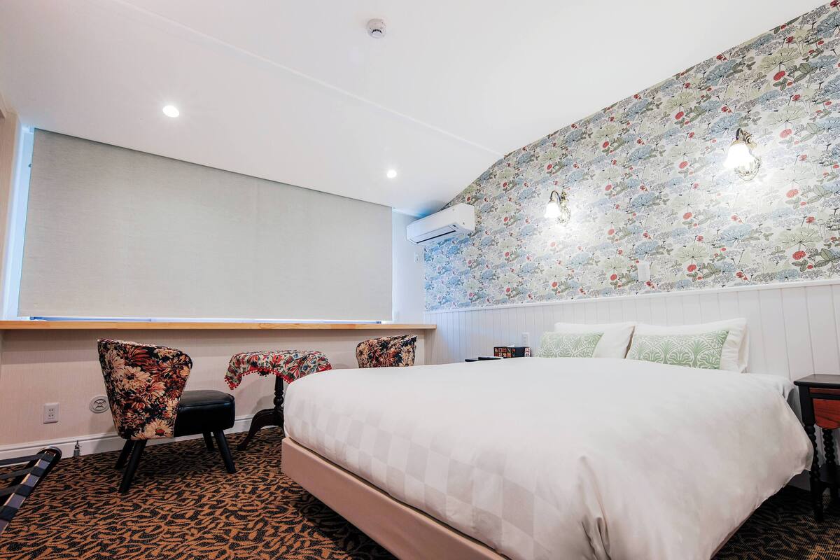 WiFi (free), individually decorated, individually furnished, bed sheets