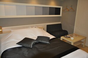 Individually decorated, soundproofing, free WiFi, bed sheets - HOTEL WOO - Adults Only (Yamatotakada)