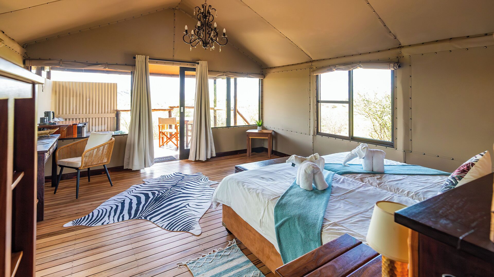 Tented Chalet | Desk, laptop workspace, blackout curtains, free WiFi
