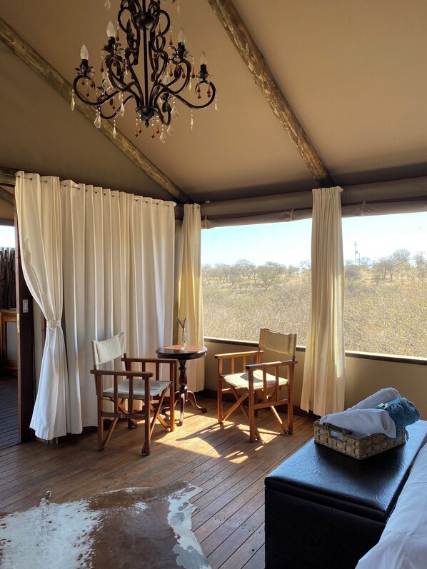Tented Chalet | Desk, laptop workspace, blackout drapes, free WiFi - Windhoek Game Camp (Windhoek)