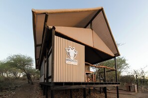 Tented Chalet | Desk, laptop workspace, blackout drapes, free WiFi - Windhoek Game Camp (Windhoek)