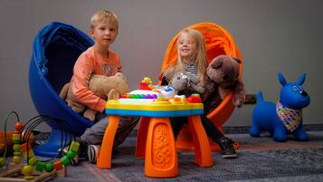 Área de juegos infantiles bajo techo