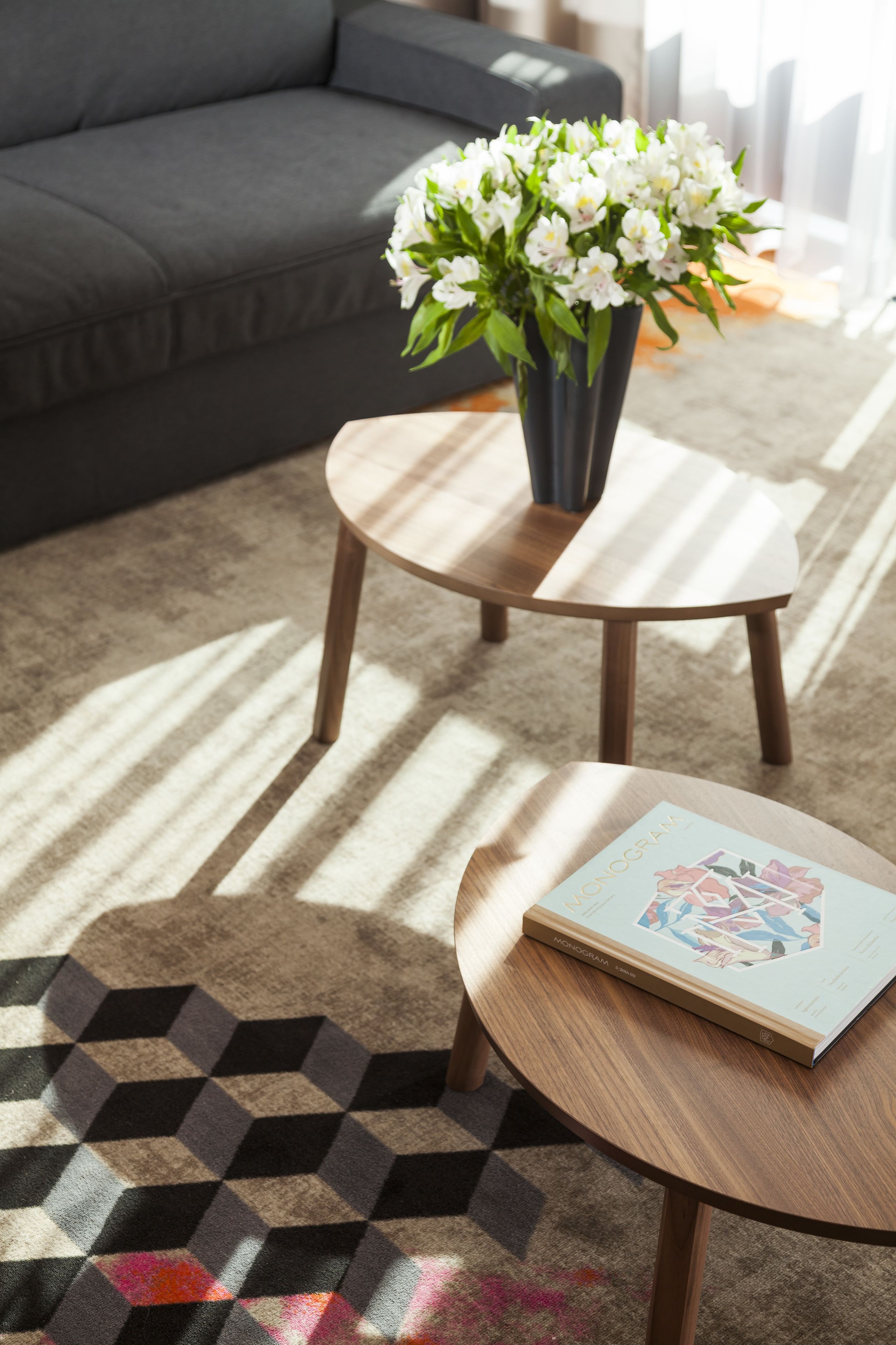 deluxe room | living area | lcd tv