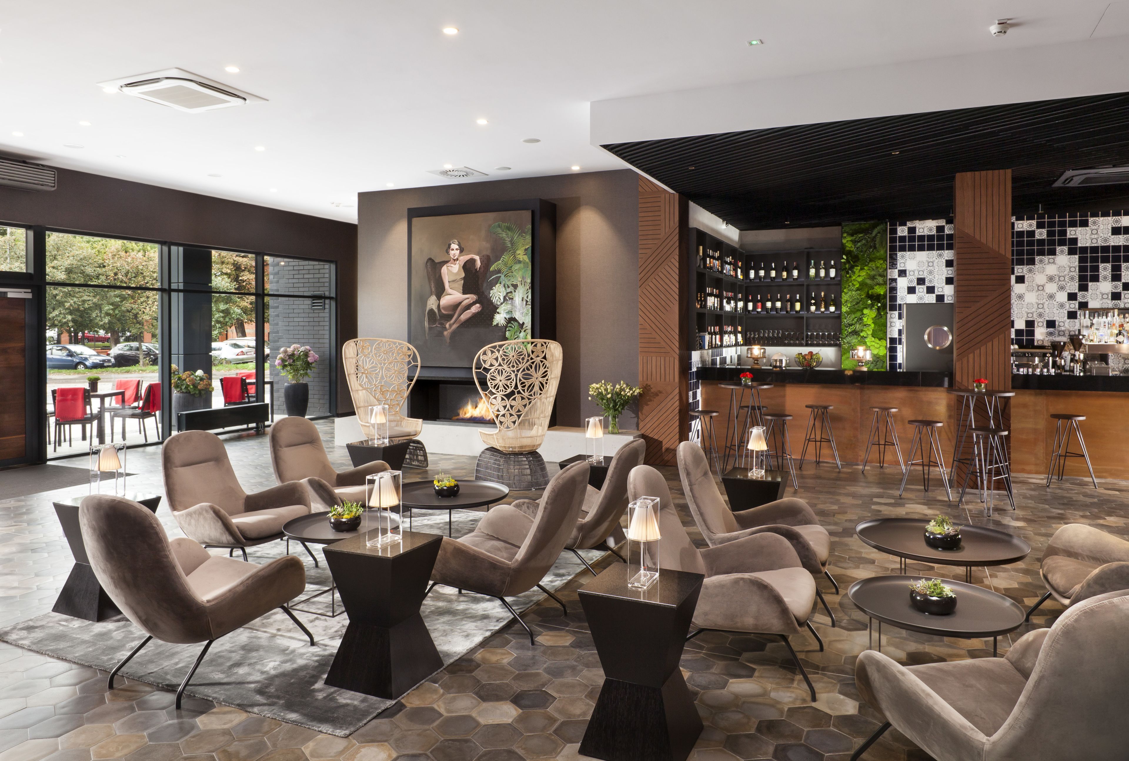 Con servicio de comidas y cenas 