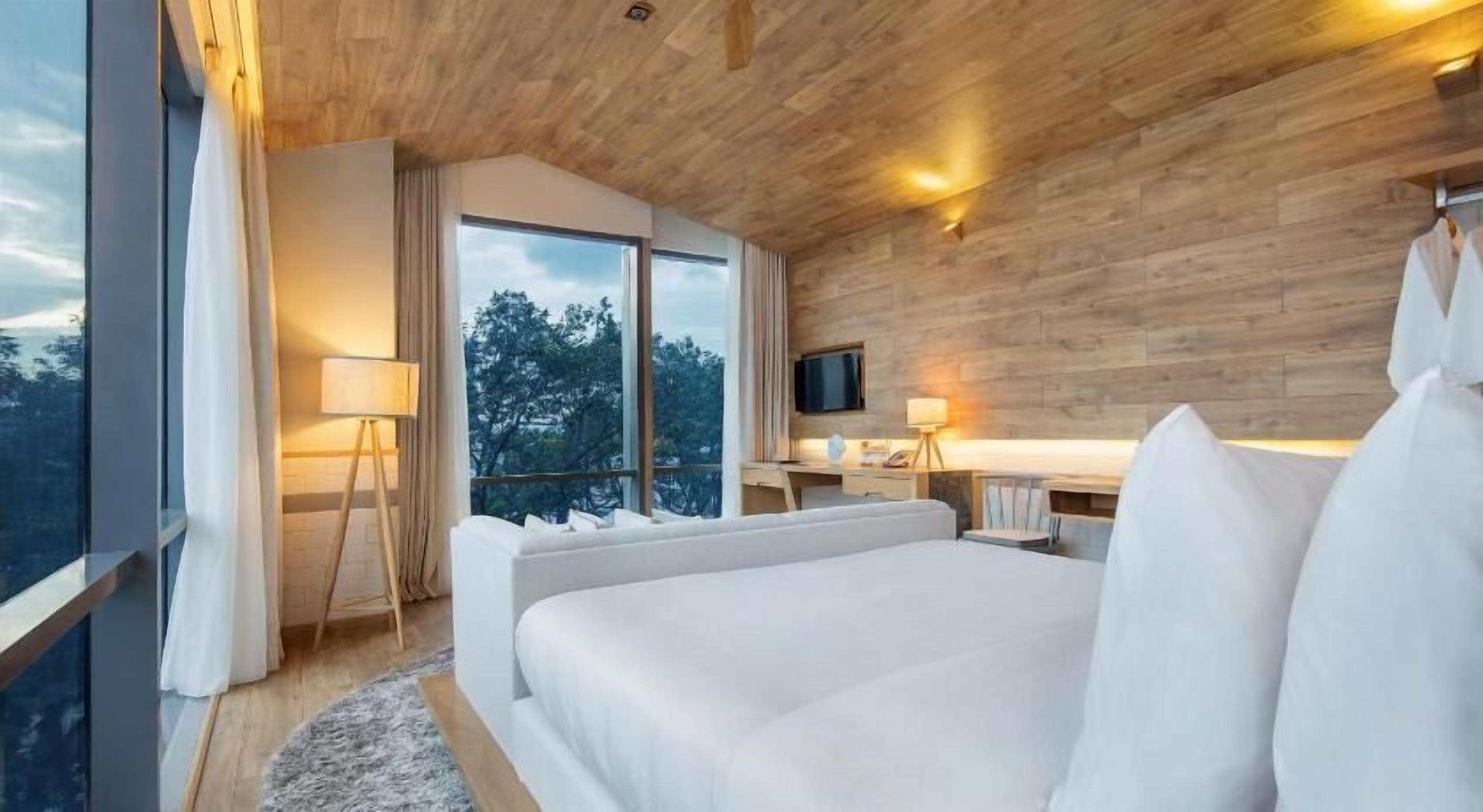 1 slaapkamer, een minibar, een kluis op de kamer, een bureau