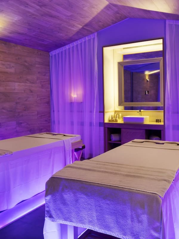 Couples treatment room(s), steam room, body treatments, aromatherapy