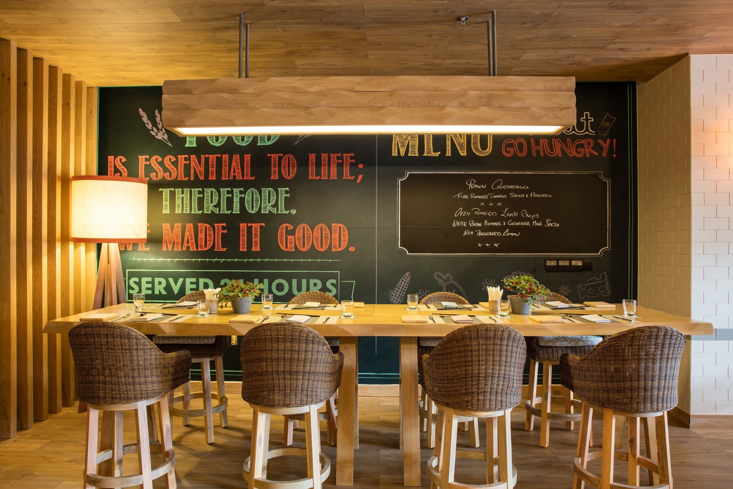 breakfast, lunch served; international cuisine, al fresco dining