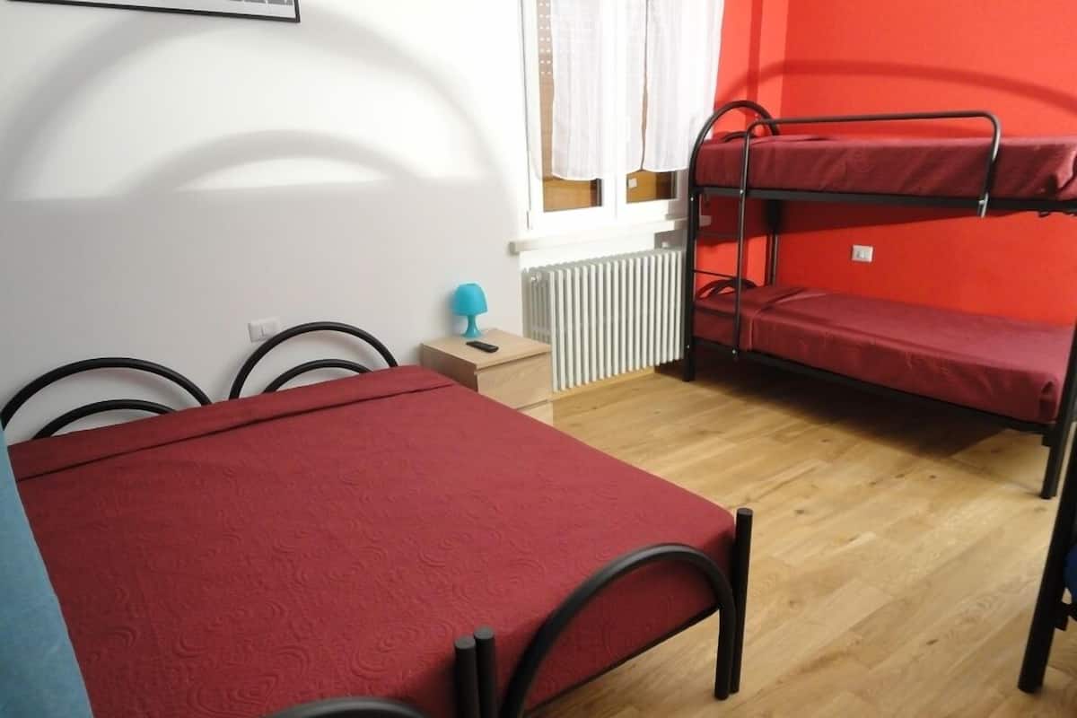Chambre Standard, 1 chambre, salle de bain privée (6 Pax) | Accès au Wi-Fi (inclus), literie fournie