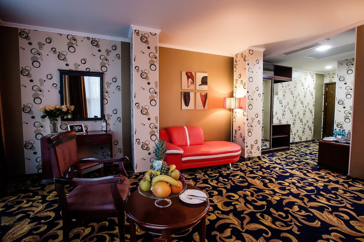 Junior suite | Woonruimte | Een lcd-televisie