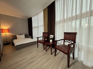 Junior Suite | Living area