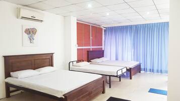 Comfort Stüdyo, Birden Çok Yatak, Zemin Kat | Masa, ücretsiz kablosuz İnternet