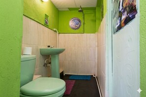 Apartment (Balcony) | Badezimmer | Dusche, kostenlose Toilettenartikel