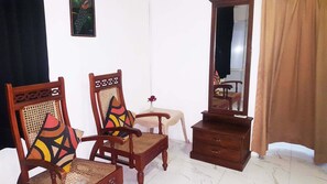 Apartment (Studio) | Desk - Ashan's Cozy Apartments (Colombo)