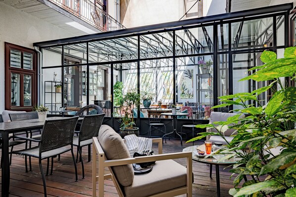 ลานระเบียง/นอกชาน