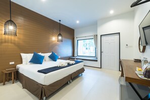 Beach View | Minibar, in-room safe, blackout curtains, free WiFi - Chaolao Tosang Beach Hotel (Tha Mai)
