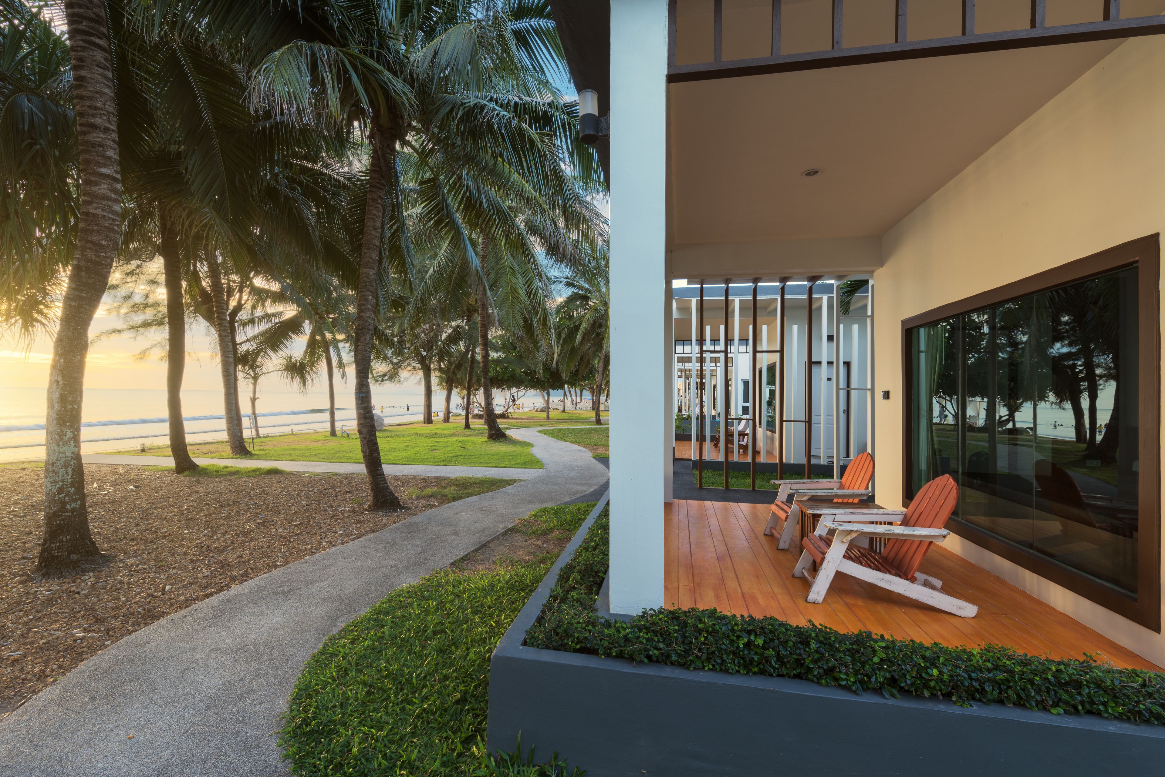 Beach Front | วิวจากมุมสูง