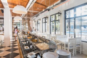 Daily English breakfast for a fee - Chaolao Tosang Beach Hotel (Tha Mai)