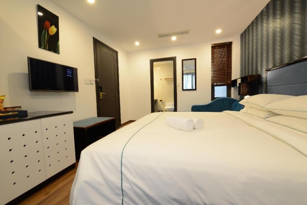 Minibar, caja de seguridad en la habitación y decoración personalizada 