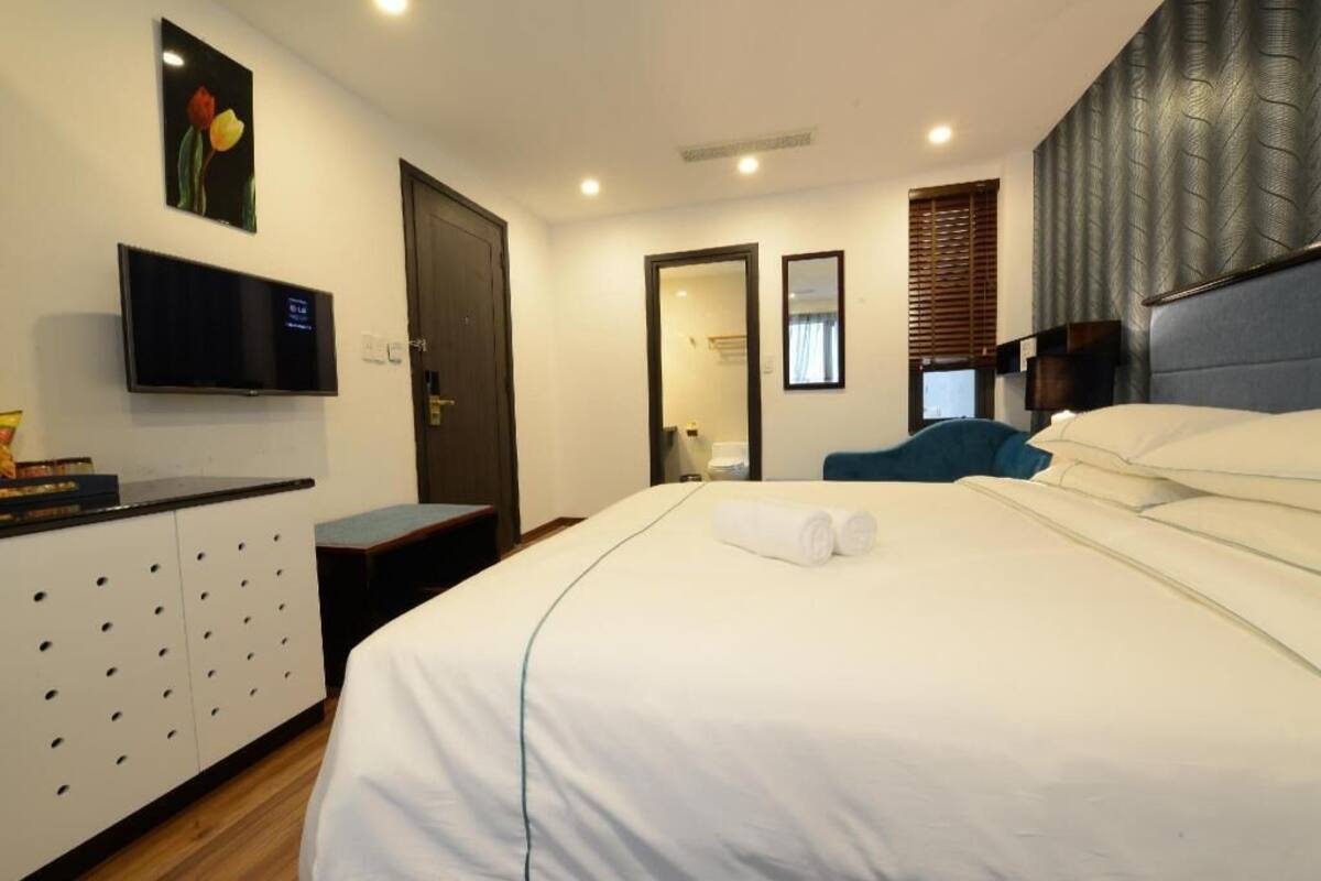 Minibar, caja de seguridad en la habitación y decoración personalizada
