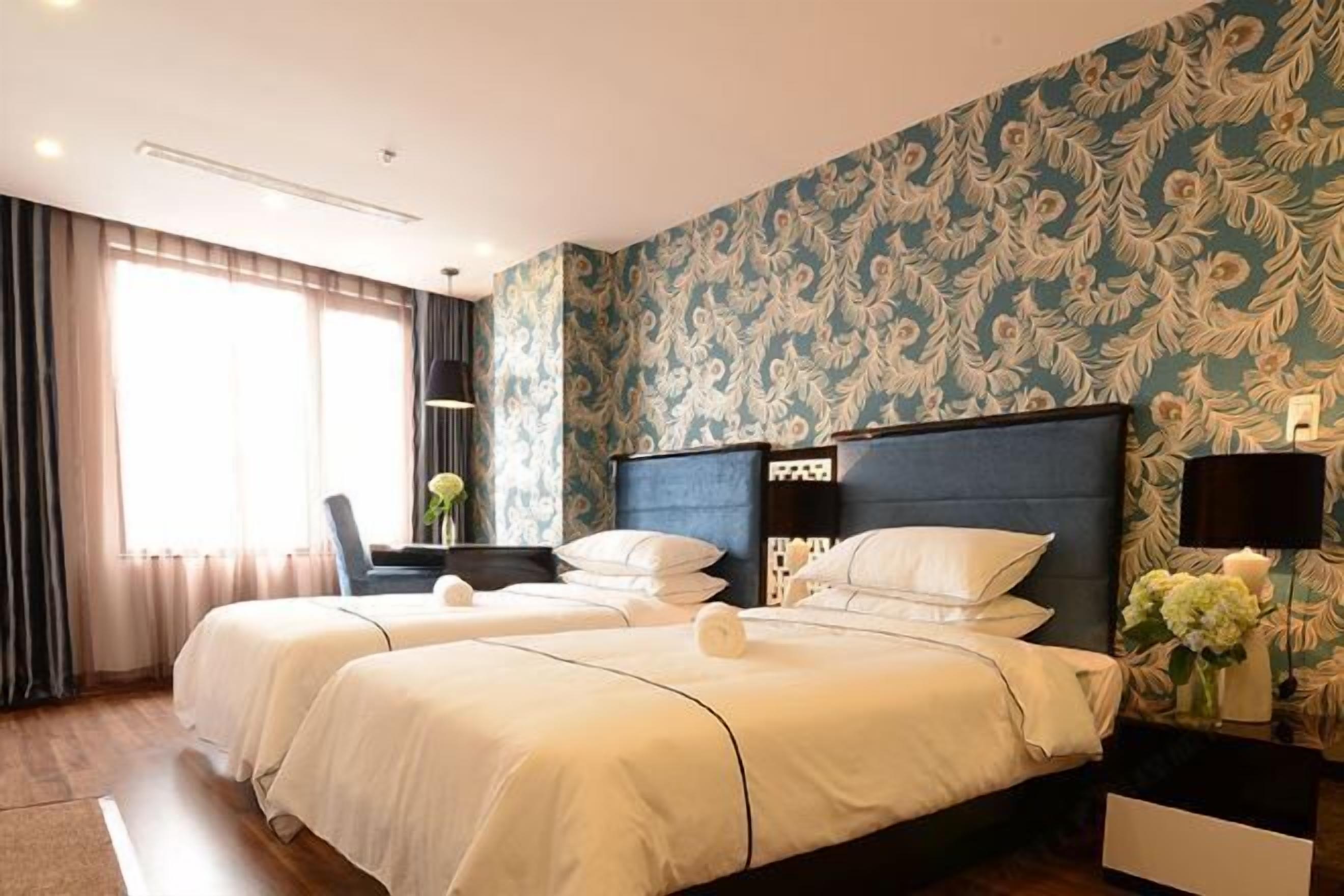 Minibar, safe på rommet, individuelt dekorert og skrivebord