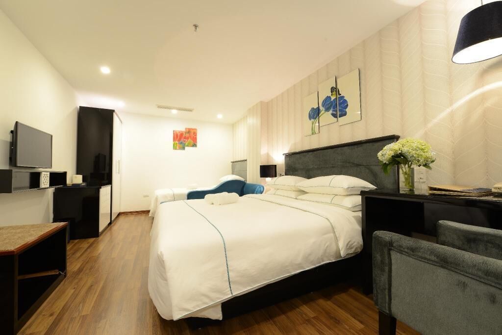 Minibar, caja de seguridad en la habitación y decoración personalizada 