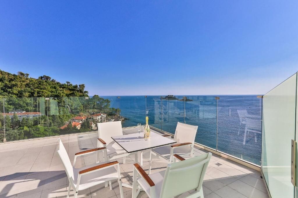 Deluxe Suite | Terrace/patio