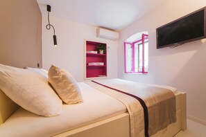 Apartemen Mewah | 2 kamar tidur, brankas, meja kerja, dan Wi-Fi gratis