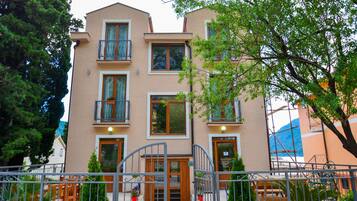 Bagian depan properti