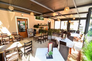 Pintu masuk properti