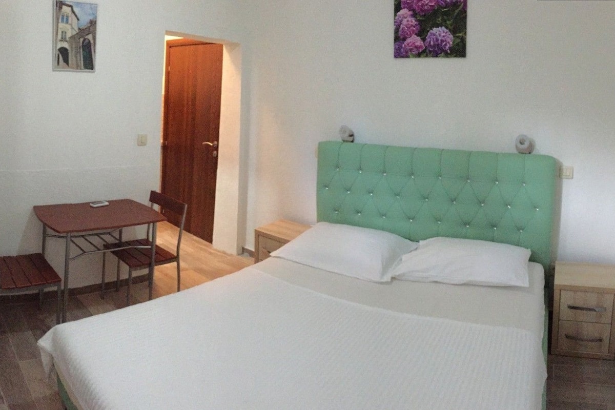 Standard Double Room | 1 bedroom, premium bedding, in-room safe, soundproofing