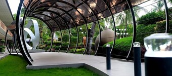 London Beach Resort and Hotel