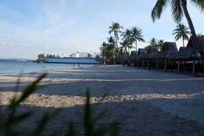 Praia particular, barracas de praia (sobretaxa) 