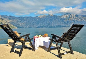 Private beach - Step to Kotor bay Stoliv (Donji Stoliv)