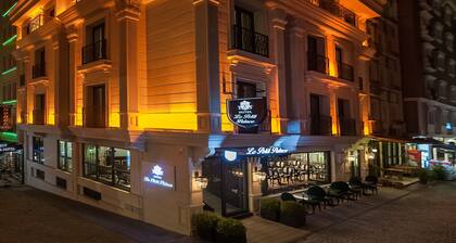 Le Petit Palace Hotel