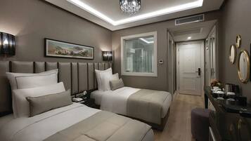 Standard-Zweibettzimmer | Hochwertige Bettwaren, Minibar, Zimmersafe, Schreibtisch