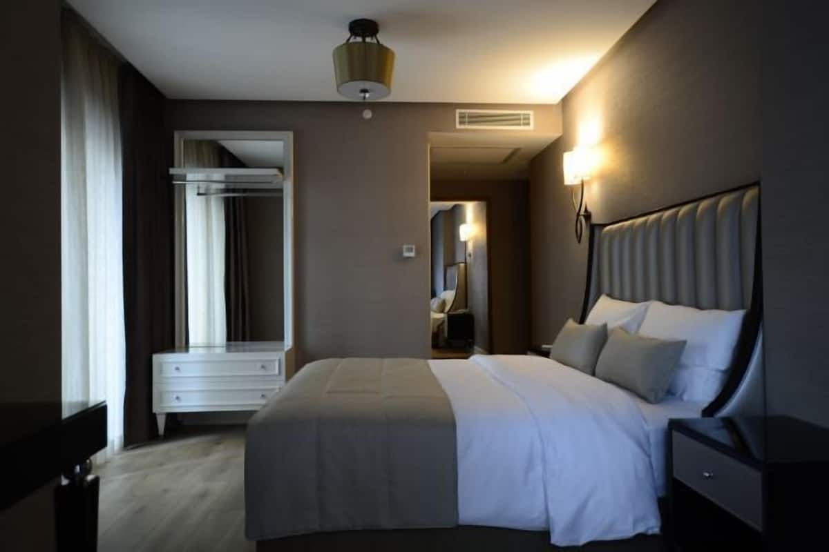 Premium bedding, minibar, in-room safe, blackout curtains