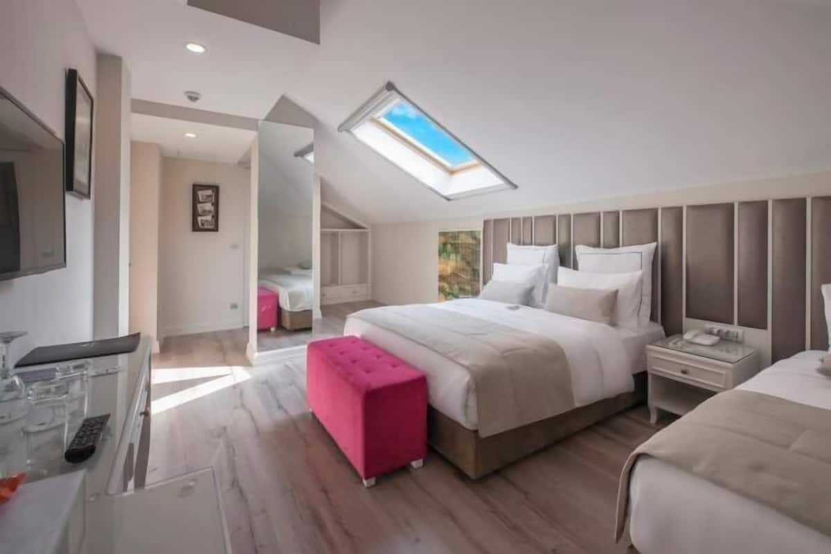 Premium bedding, minibar, in-room safe, desk