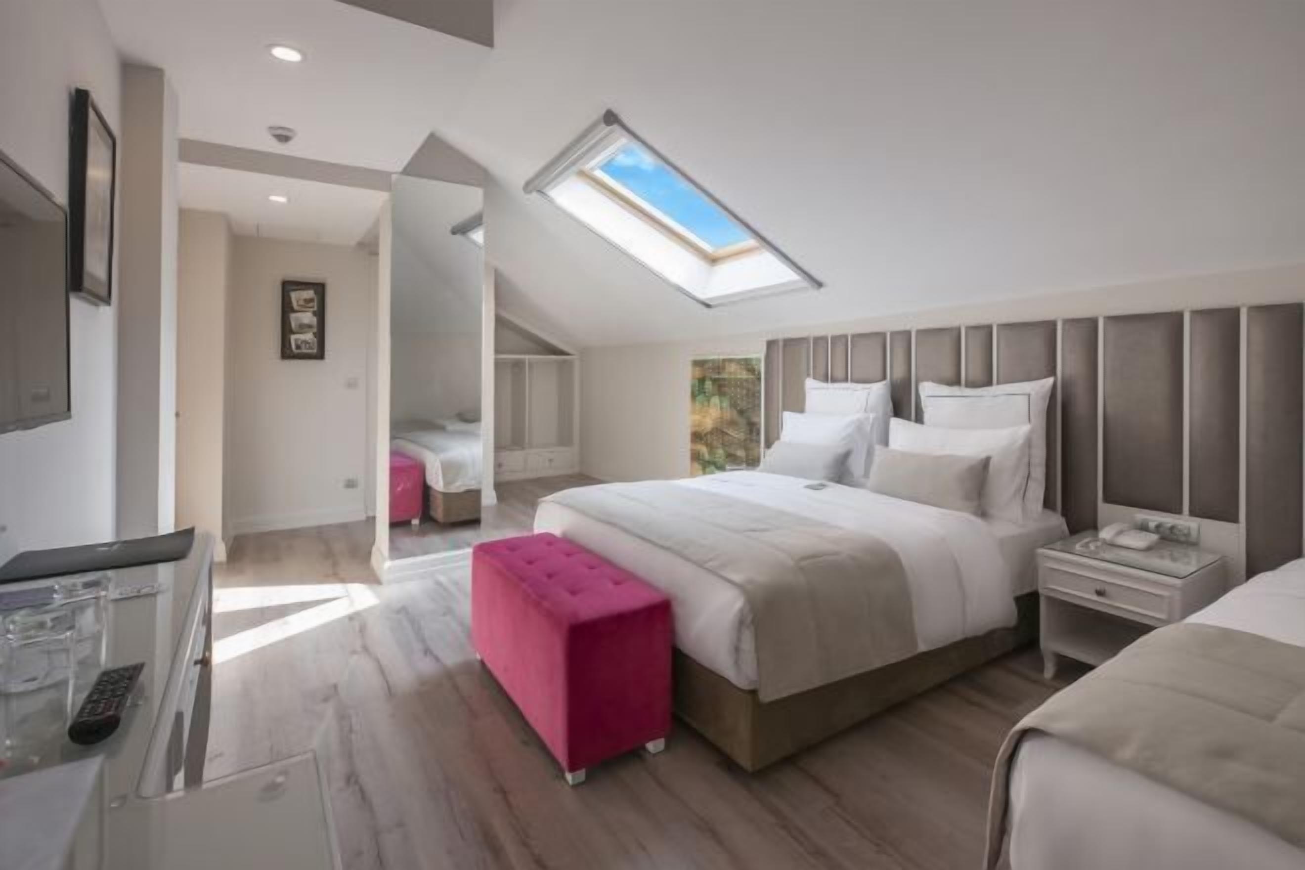 Ropa de cama de alta calidad y minibar 