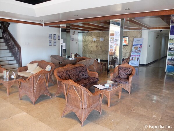 Coin salon dans le hall