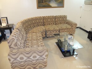 Living room - VF Four Season Hotel (Angeles City)