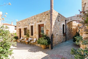 Fachada de la propiedad