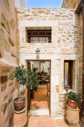 Double Room | Courtyard view - Casa Di Veneto (Hersonissos)