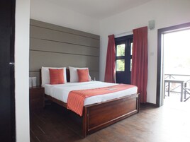 标准房 | 办公桌、遮光窗帘、熨斗/熨板、折叠床/加床（额外收费）