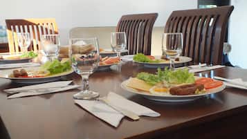 Daily continental breakfast (USD 5 per person)