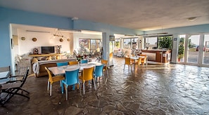Breakfast area - Faros Apartments (Preveza)