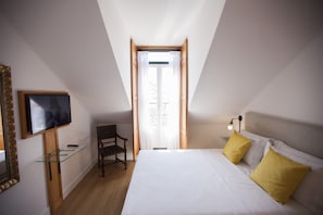 Apartment, 2 Schlafzimmer, Balkon (Castle View) | 2 Schlafzimmer, kostenlose Minibar, Zimmersafe, schallisolierte Zimmer