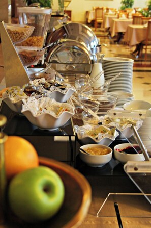 Dining - Aleksander Palace (Skopje)