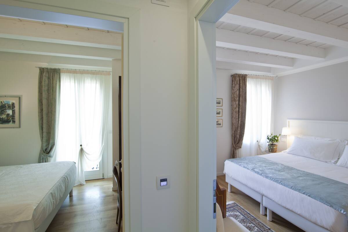 Family Quadruple Room, 2 Bedrooms, Connecting Rooms
